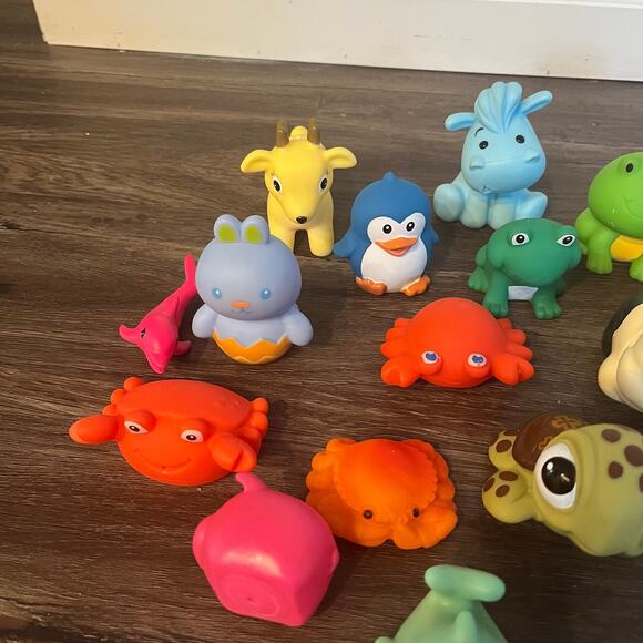 Baby Bath Toy Squirters - Picture 3 of 5
